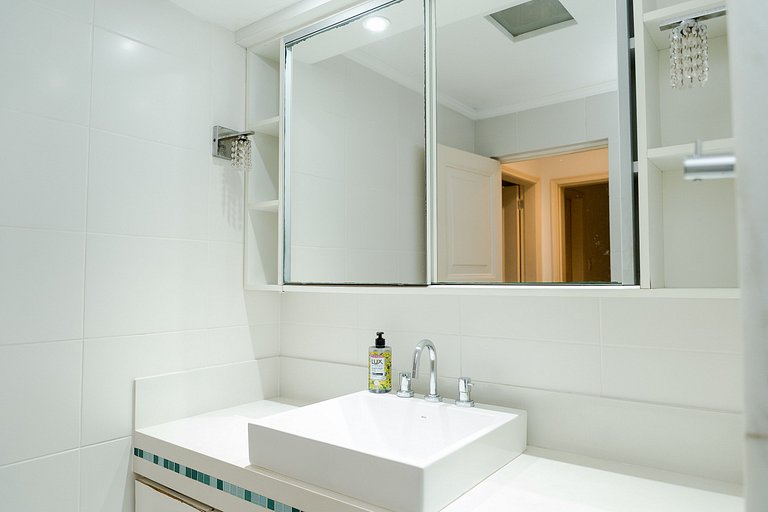 Apto em Copa com Jacuzzi, Garagem a 200m da Praia