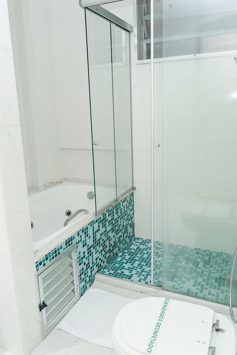 Apto em Copa com Jacuzzi, Garagem a 200m da Praia