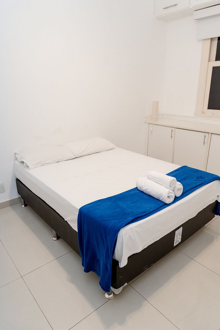 Apto Amplo Copacabana - 200m da praia c/ garagem