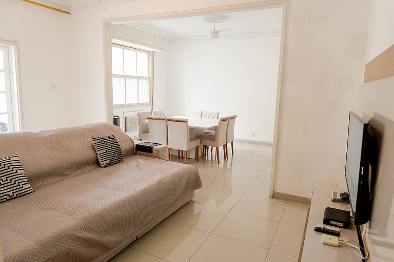 REVÉILLON em Copacabana - 200m da praia c/ garagem