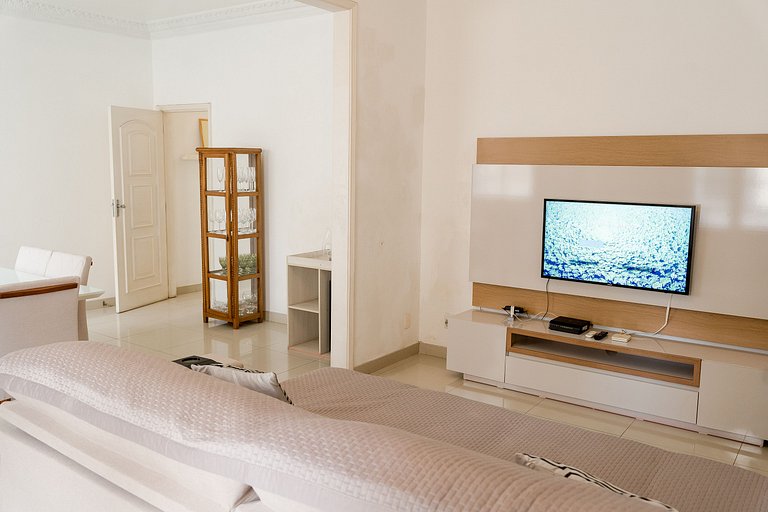 Apto em Copa com Jacuzzi, Garagem a 200m da Praia