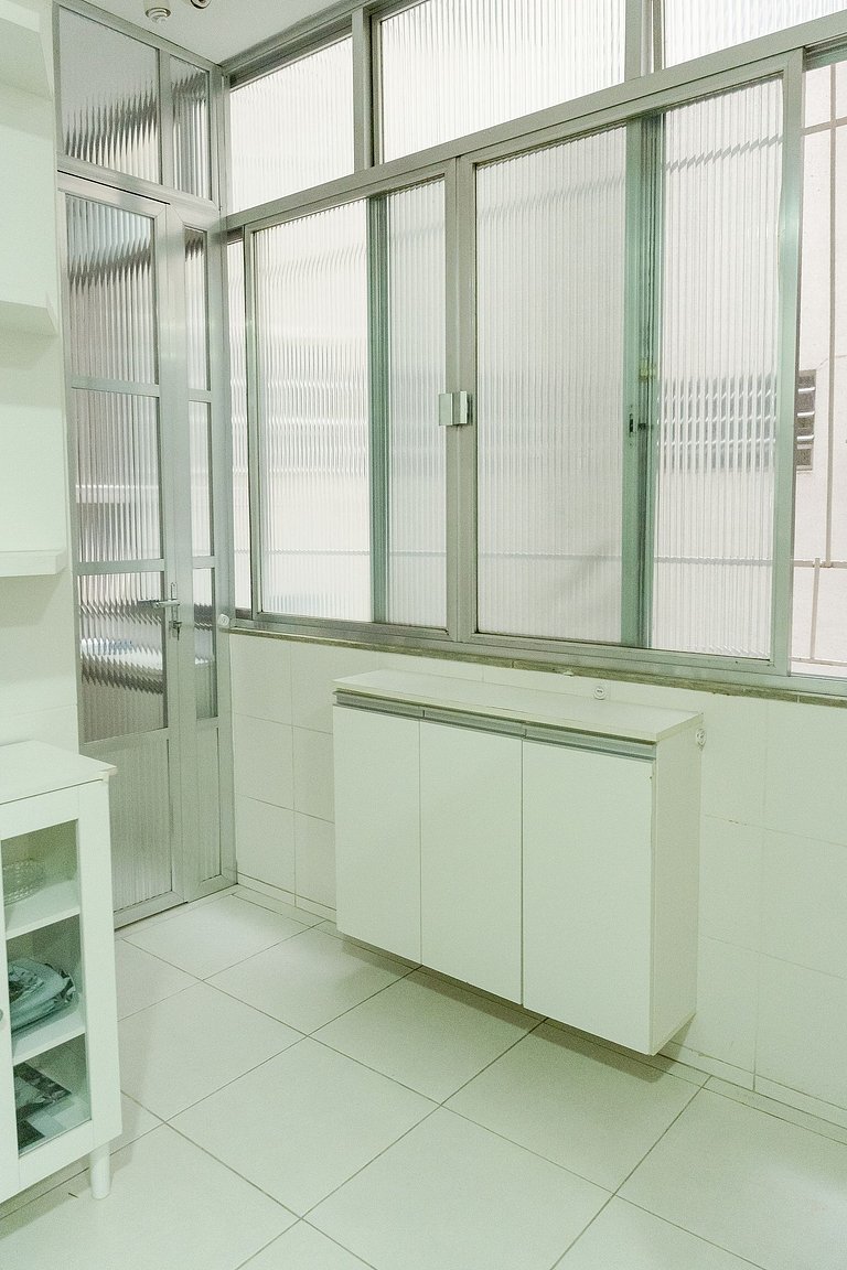 Apto em Copa com Jacuzzi, Garagem a 200m da Praia