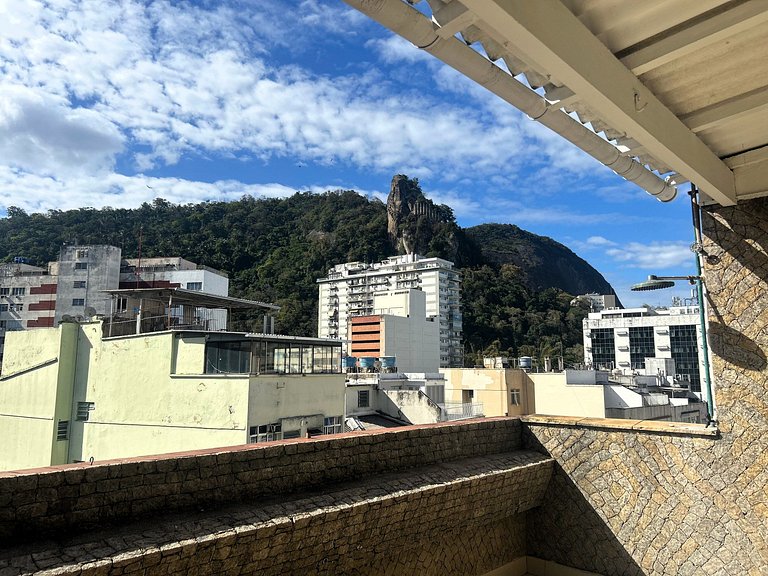 Cobertura Copa – 3 quartos, perto da Praia e Metrô