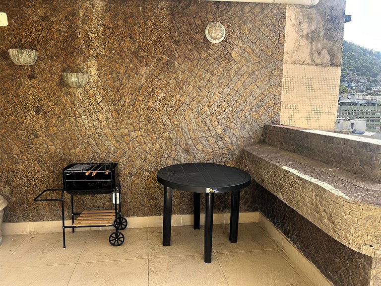 Cobertura Copa – 3 quartos, perto da Praia e Metrô