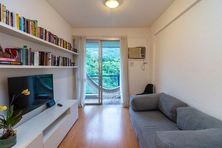 Flat no Humaitá com Piscina, Academia e Garagem