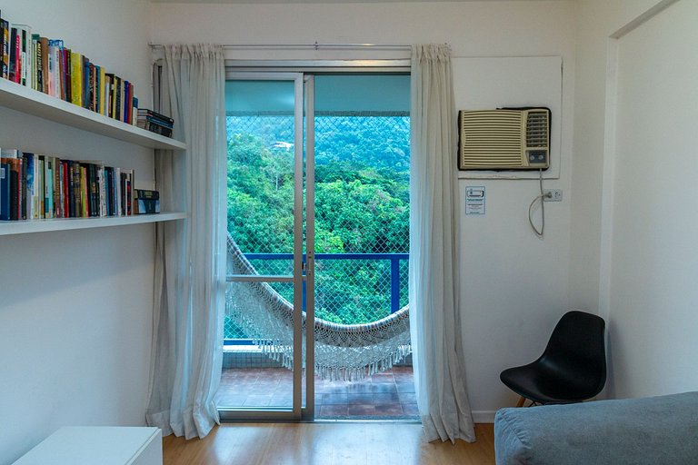 Flat no Humaitá com Piscina e Academia