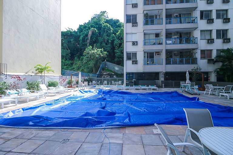 Flat no Humaitá com Piscina e Academia