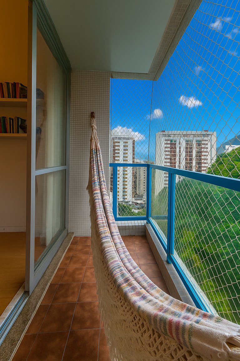 Flat no Humaitá com Piscina e Academia