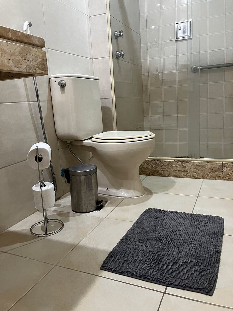 Flat Barra da Tijuca - Piscina, Academia e Garagem