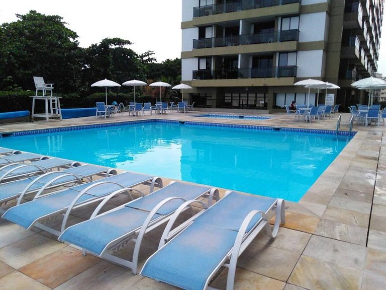 Flat Barra da Tijuca - Piscina, Academia e Garagem
