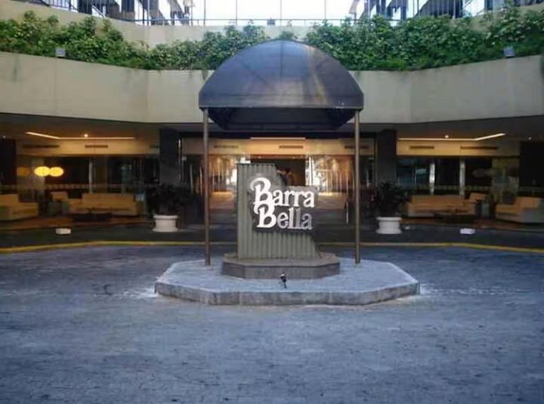 Flat Barra da Tijuca - Piscina, Academia e Garagem