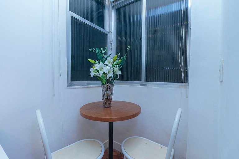 Apto Completo no Coração de Copa - 200m da Praia