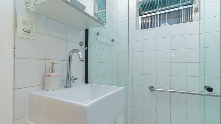 Apto Completo no Coração de Copa - 200m da Praia