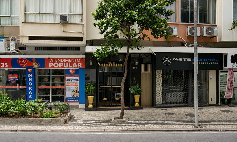 Apartamento Reformado em Copacabana | Porteira Fechada e Ide